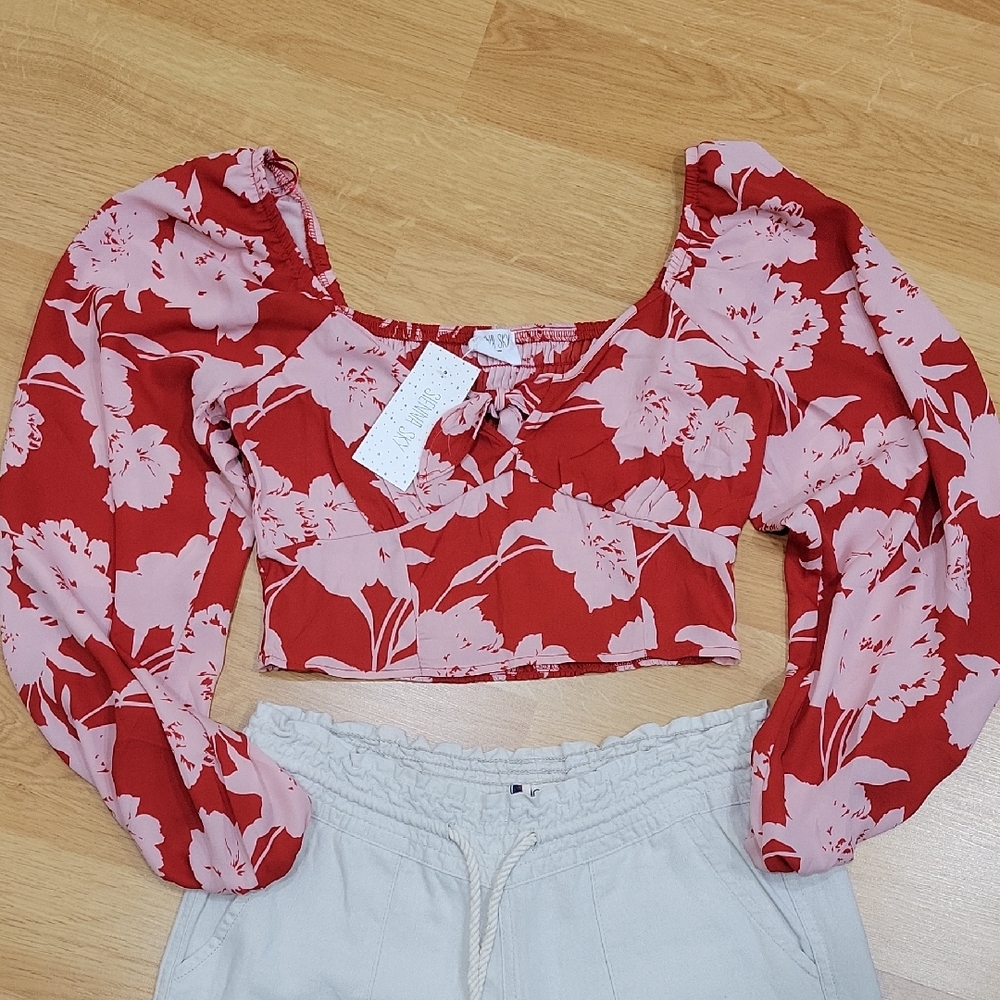 Sienna Sky Red and Pink Floral Puff-Sleeve Crop Top